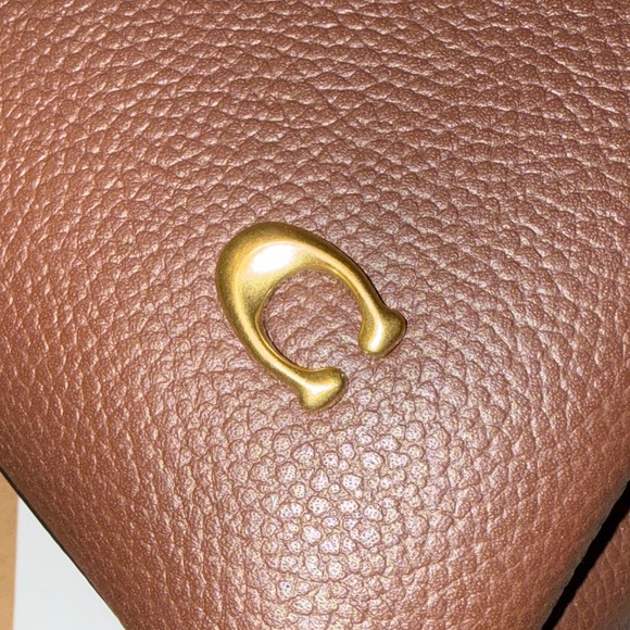 Coach Lana Shoulder Bag 23 - Picture 10 of 11